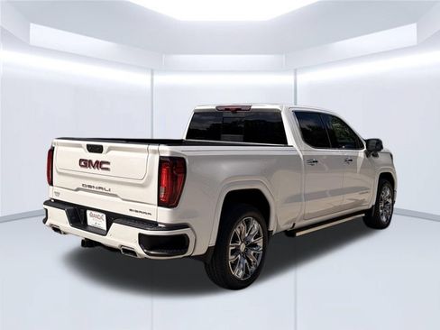 Used 2025 GMC Sierra 1500 Denali w/ Denali Reserve Package AWD/4WD image 3