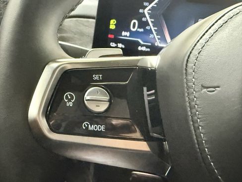 Used 2024 BMW i7 xDrive60 image 29