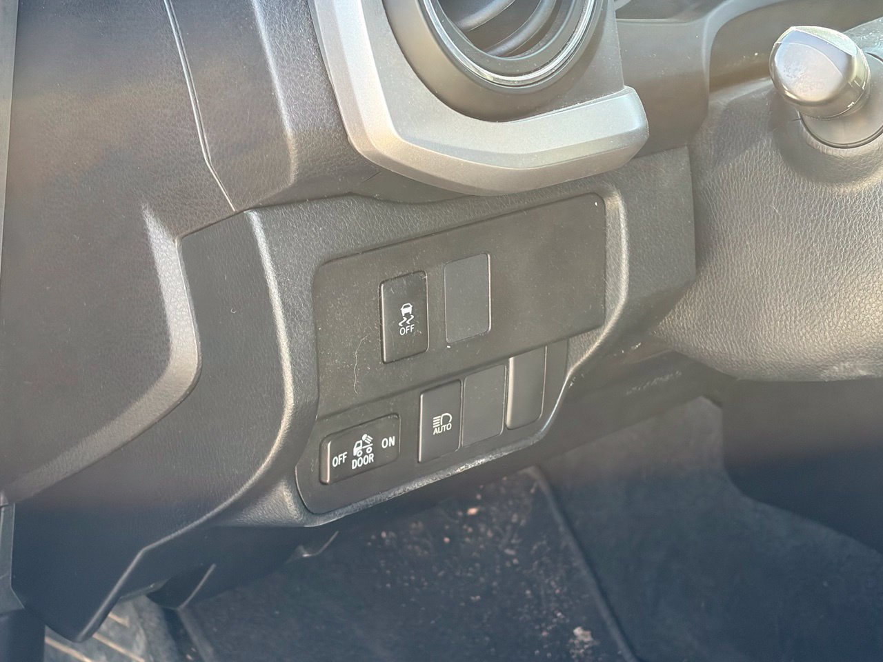 Used 2020 Toyota Tacoma SR5 RWD image 6