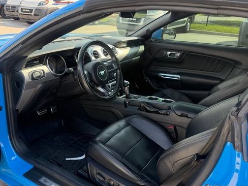 Used 2022 Ford Mustang Premium RWD image 6
