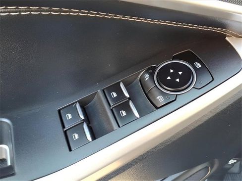 Used 2022 Ford Explorer XLT w/ Equipment Group 202A image 18