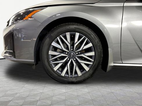 Used 2023 Nissan Altima 2.5 SV FWD image 32