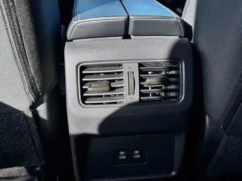 Used 2025 Nissan Rogue SV AWD/4WD image 22