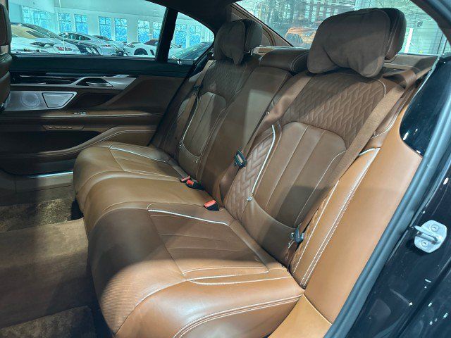 Used 2019 BMW M760i xDrive w/ Luxury Rear Seating Package AWD/4WD image 6
