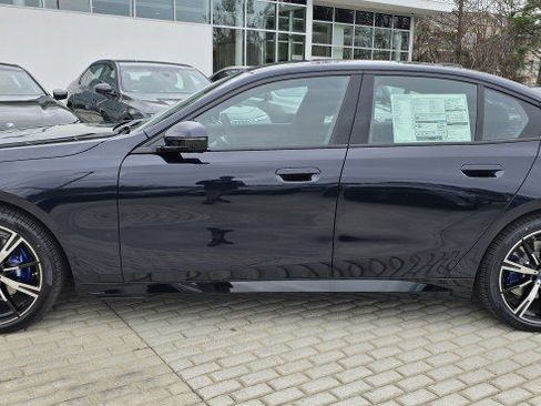 New 2026 BMW 530i xDrive w/ M Sport Package AWD/4WD image 8