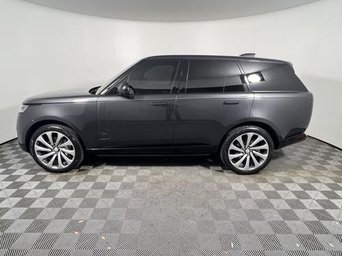 Used 2023 Land Rover Range Rover SE AWD/4WD image 2