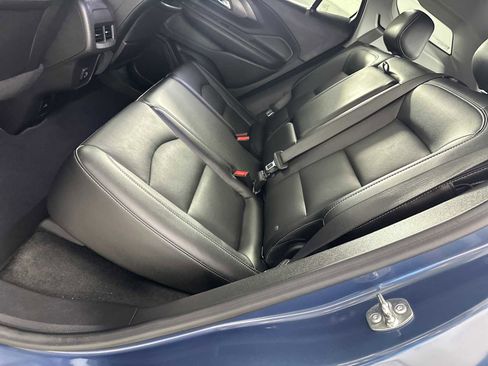 Used 2024 GMC Terrain SLT image 23