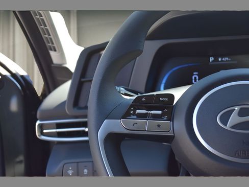 New 2026 Hyundai Elantra SE FWD image 18