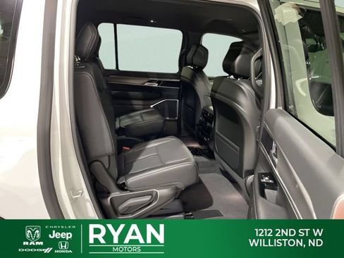 New 2026 Jeep Grand Wagoneer L Limited AWD/4WD image 59