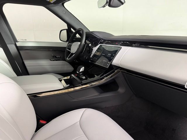 New 2026 Land Rover Range Rover Sport SE AWD/4WD image 33