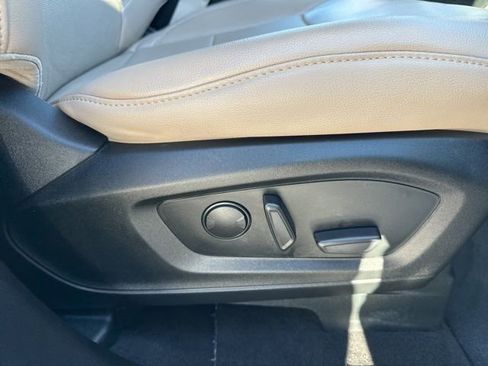 Used 2024 Ford Explorer Limited image 22