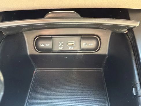 Used 2019 Kia Sorento FWD image 19