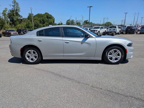 Used 2023 Dodge Charger SXT RWD image 3