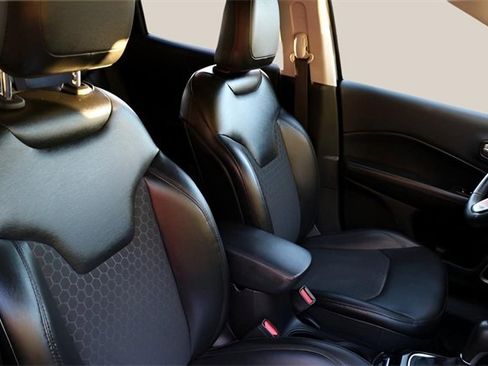 Used 2019 Jeep Compass Altitude image 19