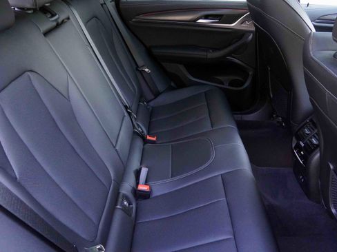 Used 2025 BMW X4 M40i image 36