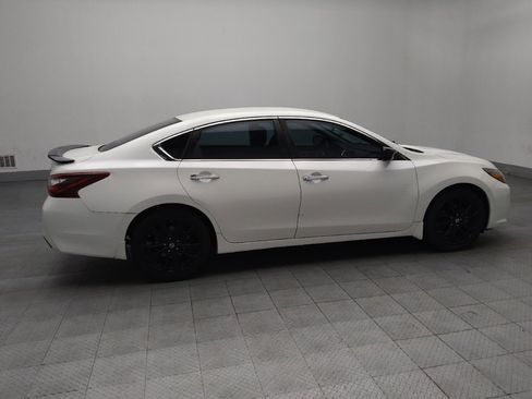 Used 2017 Nissan Altima 2.5 SR w/ Midnight Edition Package image 10