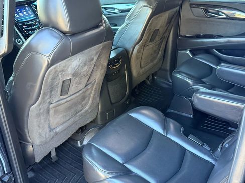Used 2020 Cadillac Escalade ESV Platinum image 23