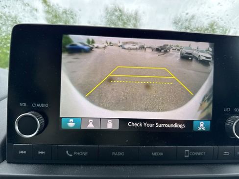Used 2025 Honda Pilot Sport image 21
