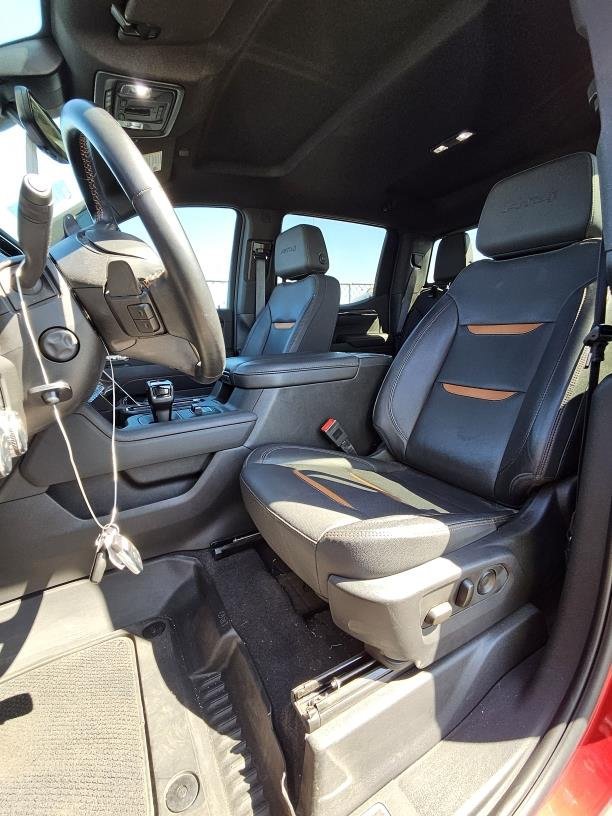 Used 2023 GMC Sierra 1500 AT4 w/ Technology Package AWD/4WD image 4