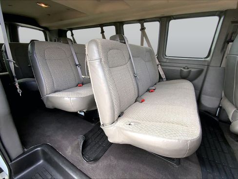 Used 2025 GMC Savana 3500 LT w/ LT Preferred Equipment Group RWD image 19