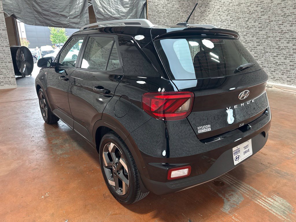 Certified 2026 Hyundai Venue SEL FWD image 5