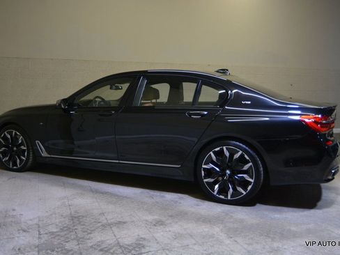 Used 2017 BMW M760i xDrive image 31