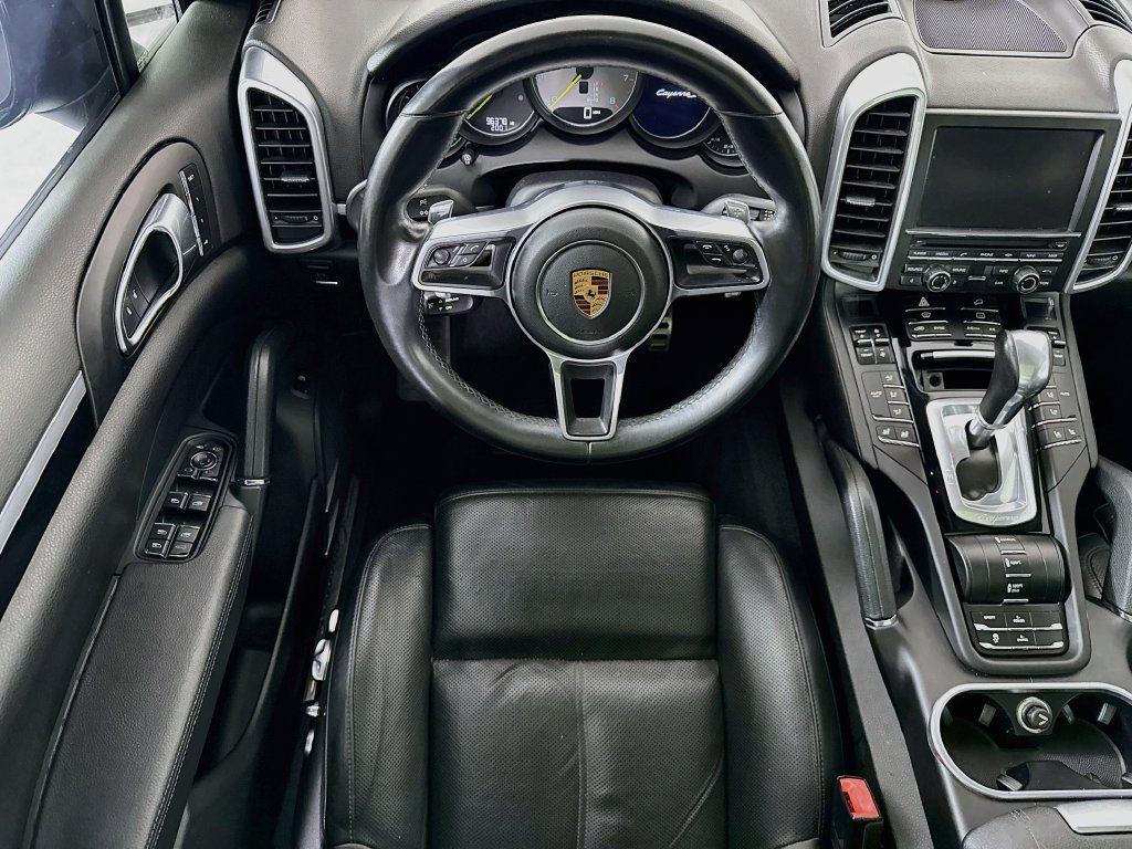 Used 2016 Porsche Cayenne S AWD/4WD image 10