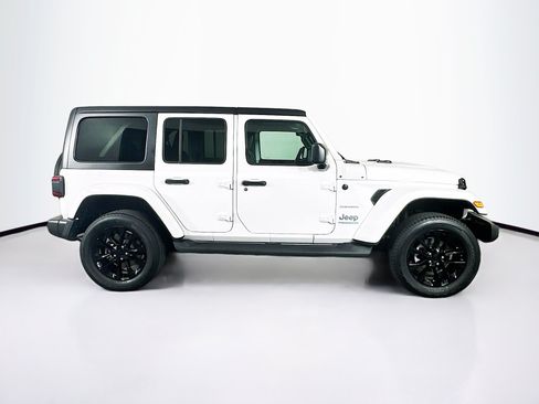 Used 2023 Jeep Wrangler Unlimited Sahara w/ Cold Weather Group AWD/4WD image 10