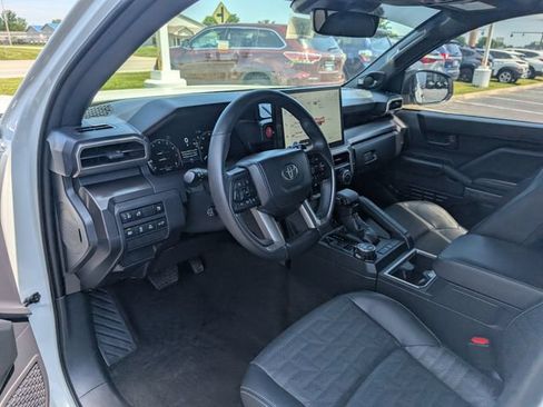 Used 2026 Toyota 4Runner TRD Off-Road Premium AWD/4WD image 12