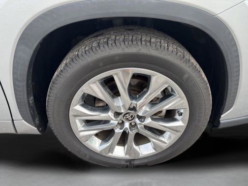 Used 2020 Toyota Highlander Limited image 51