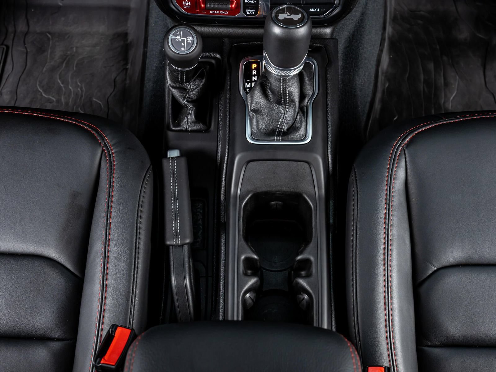 Used 2024 Jeep Wrangler Unlimited Rubicon AWD/4WD image 24