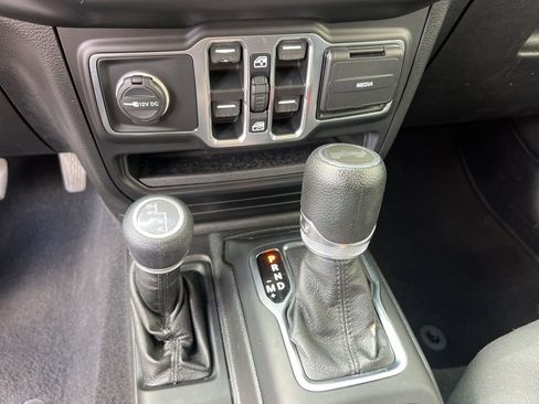 Used 2021 Jeep Wrangler Unlimited Sport image 17