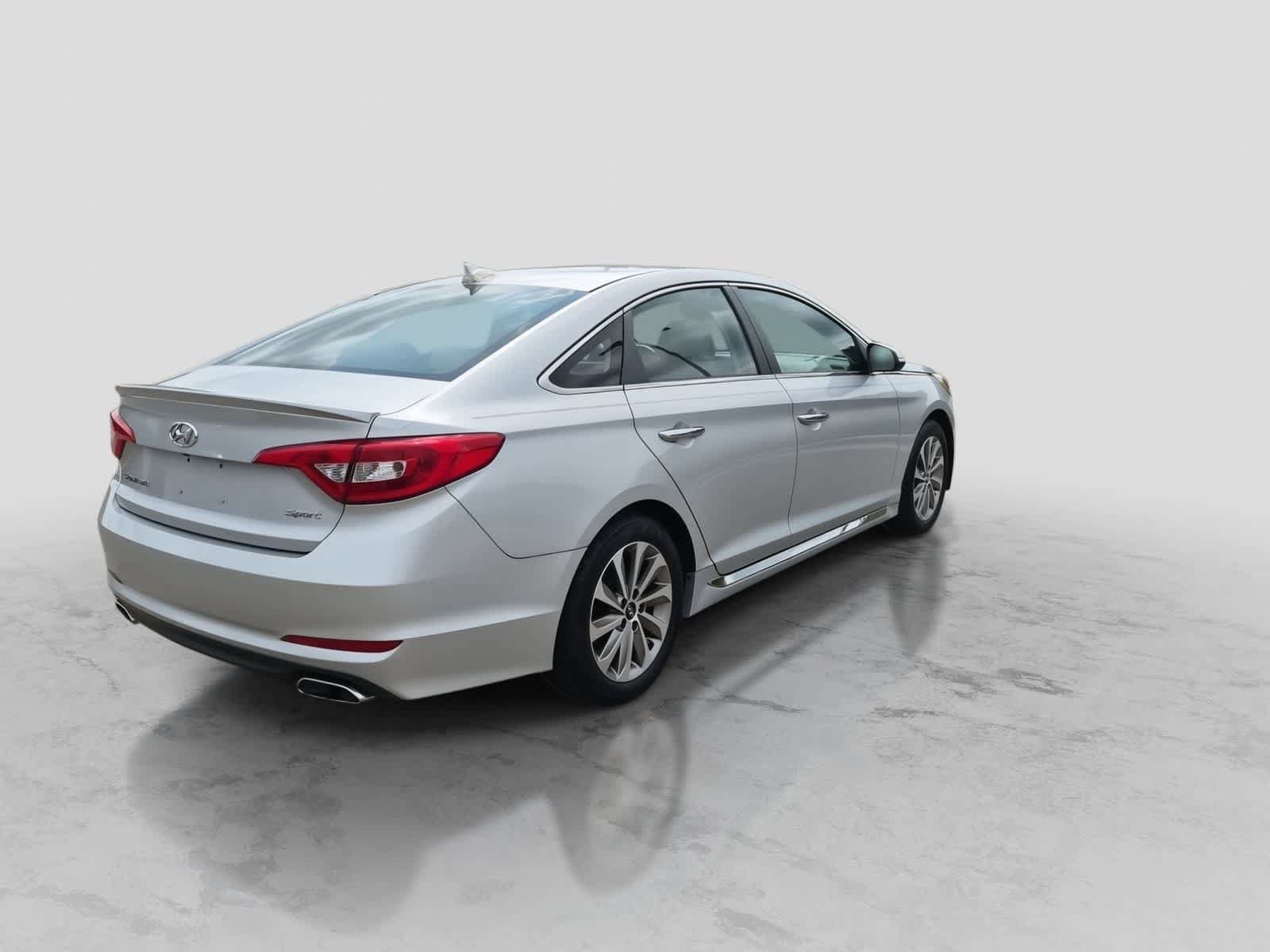 Used 2016 Hyundai Sonata Sport w/ Option Group 1V FWD image 8