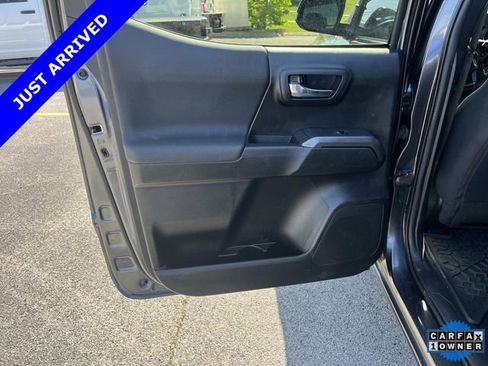 Used 2022 Toyota Tacoma TRD Off-Road AWD/4WD image 17