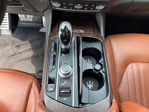 Used 2017 Maserati Levante S AWD/4WD image 33