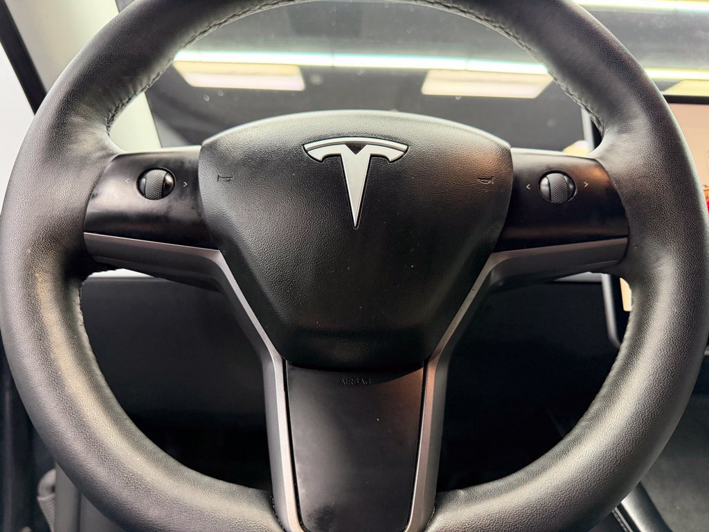 Used 2022 Tesla Model Y Performance AWD/4WD image 22