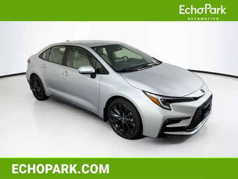 Used 2023 Toyota Corolla SE FWD image 1