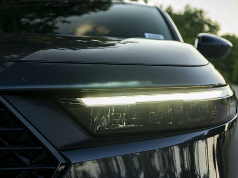 Used 2025 Honda Accord SE image 11