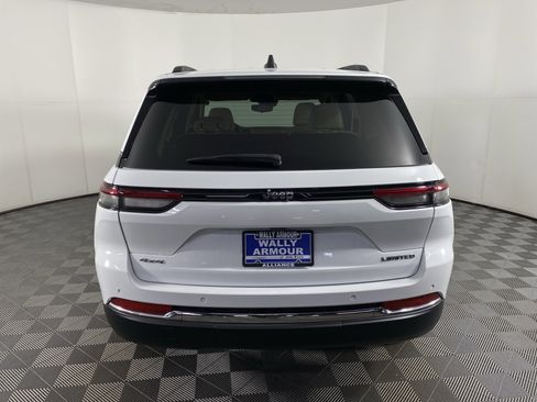 Used 2022 Jeep Grand Cherokee Limited image 10