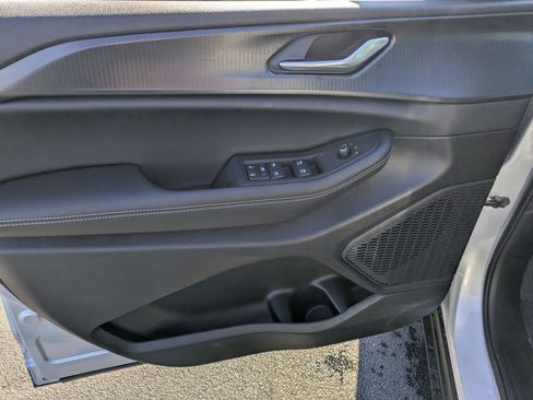 New 2025 Jeep Grand Cherokee LARE image 9