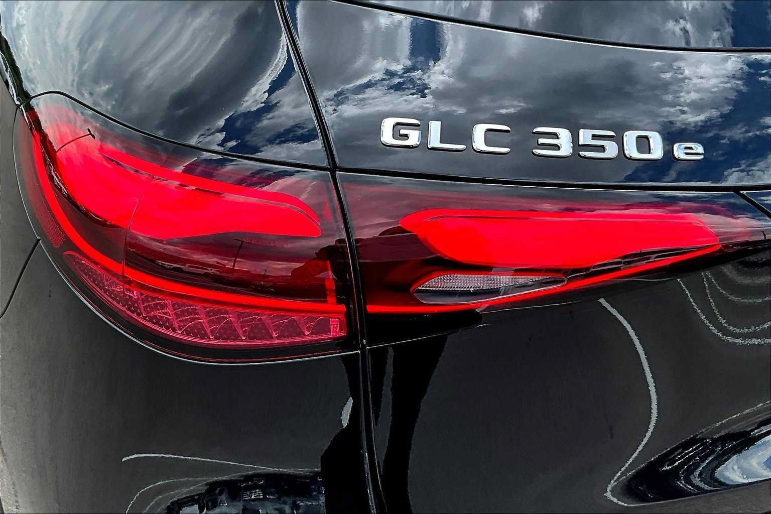 Used 2025 Mercedes-Benz GLC 350e 4MATIC image 14