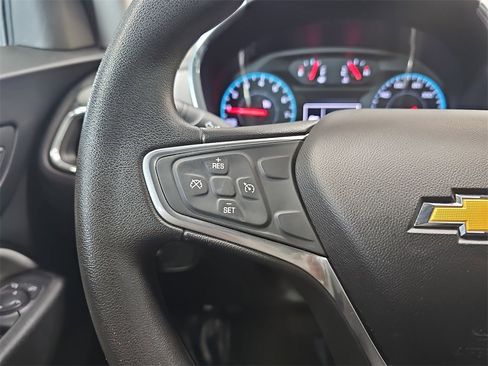 Used 2018 Chevrolet Equinox LS image 16