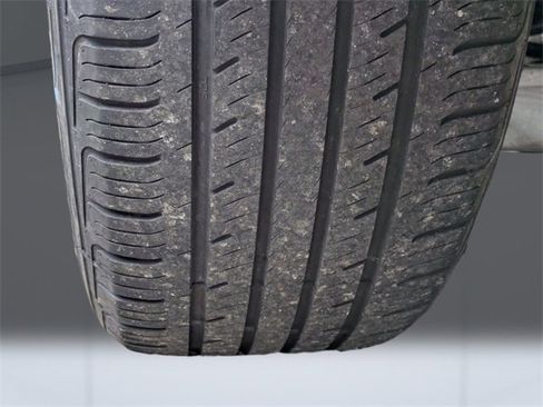 Used 2017 Chevrolet Malibu LT image 13