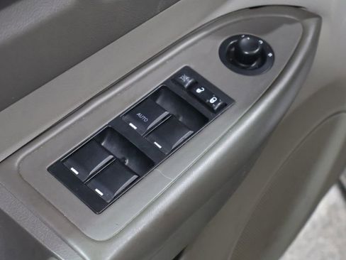 Used 2008 Dodge Magnum SE image 17