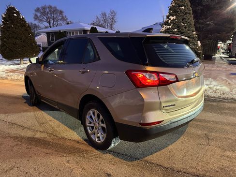 Used 2019 Chevrolet Equinox LS FWD image 6