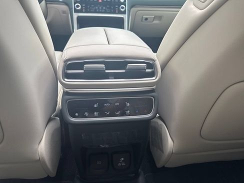 Used 2025 Genesis GV80 3.5T Prestige AWD/4WD image 29