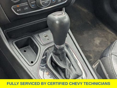 Used 2020 Jeep Cherokee Limited FWD image 23