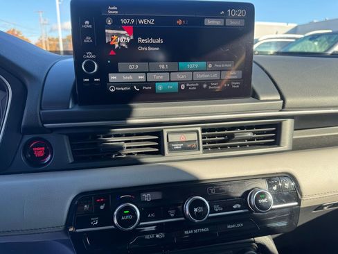 Used 2023 Honda Pilot Elite image 11