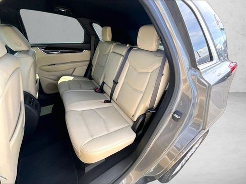 Used 2018 Cadillac XT5 FWD w/ LPO, Wheel Lock Package image 27