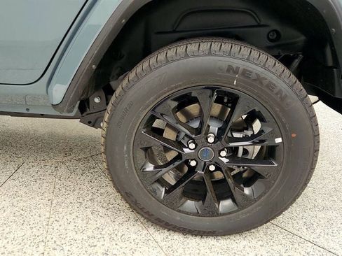 Used 2025 Jeep Wrangler Unlimited Sahara w/ Safety Group AWD/4WD image 9